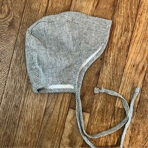 Briar baby bonnet 6-12 mos